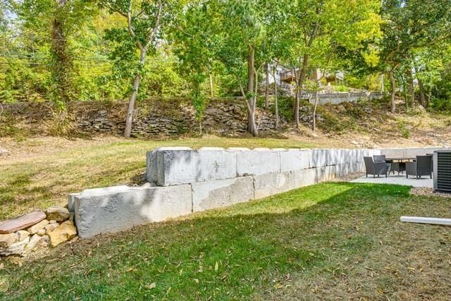 436 E Broadway Avenue — photo 35