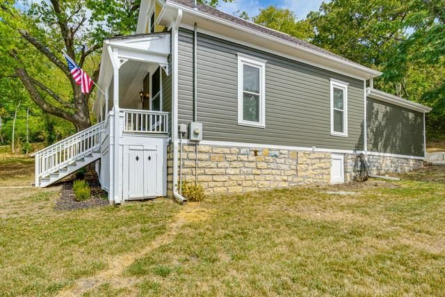 436 E Broadway Avenue — photo 37