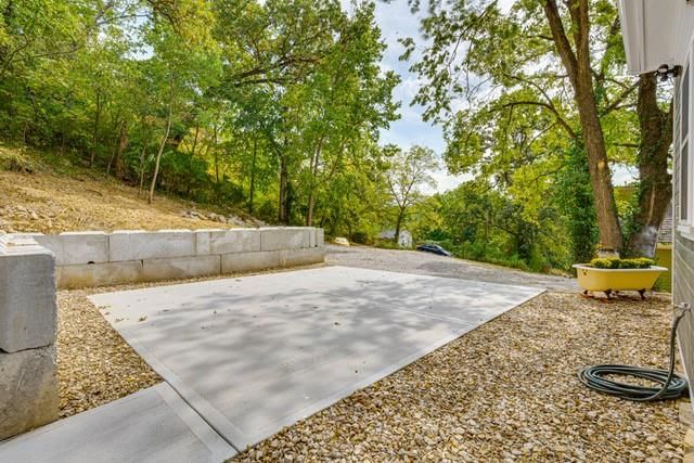 436 E Broadway Avenue — photo 40