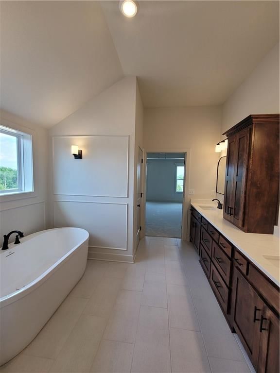 9006 N Poplar Avenue — photo 13