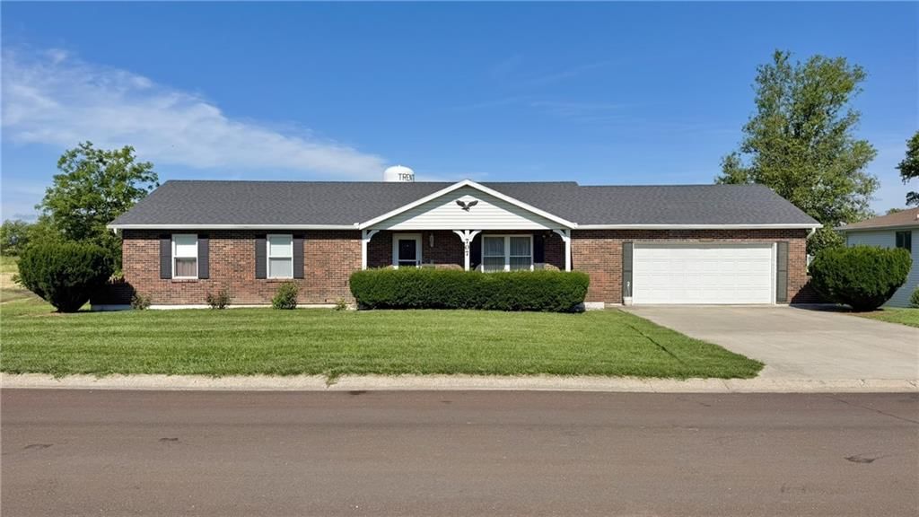 707 Lake Manor Drive, Trenton, MO