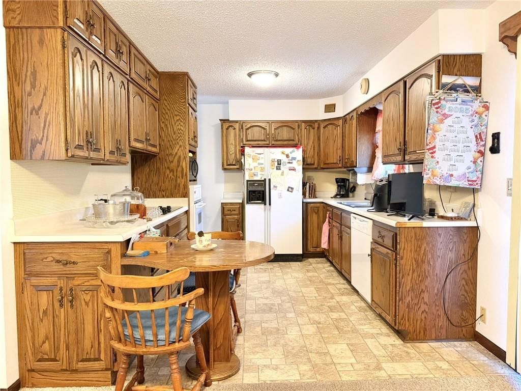 707 Lake Manor Drive — photo 8
