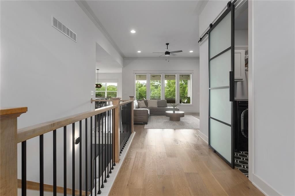 404 NE Pavilion Drive — photo 4