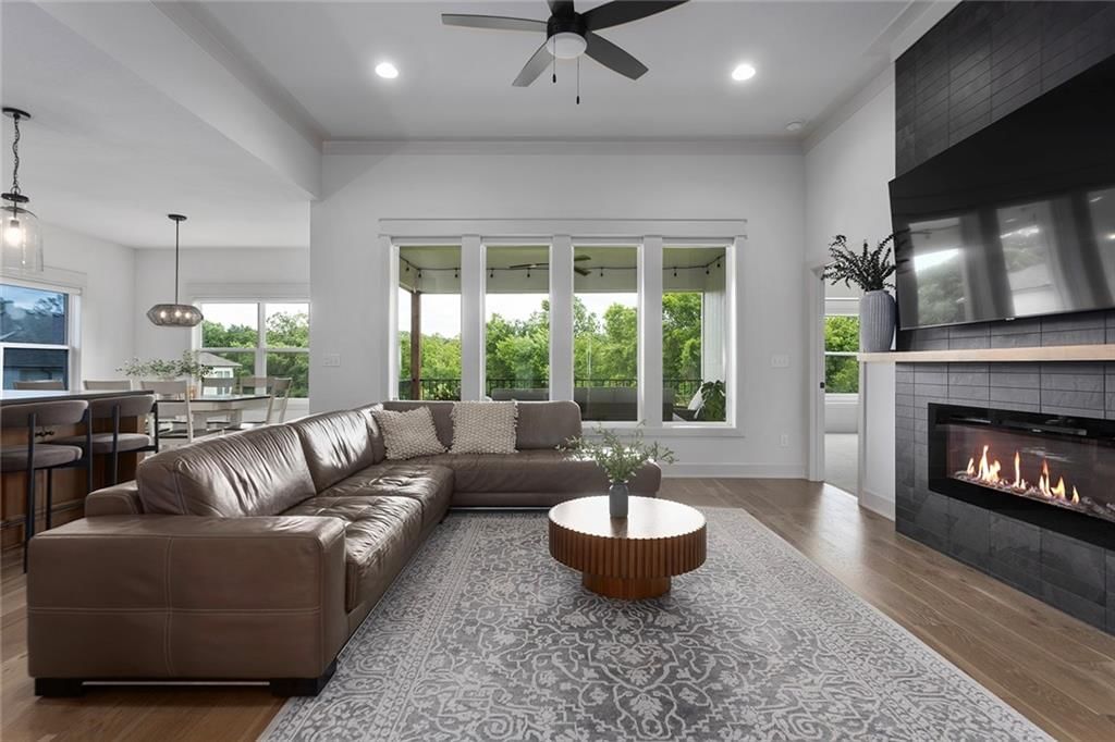 404 NE Pavilion Drive — photo 5