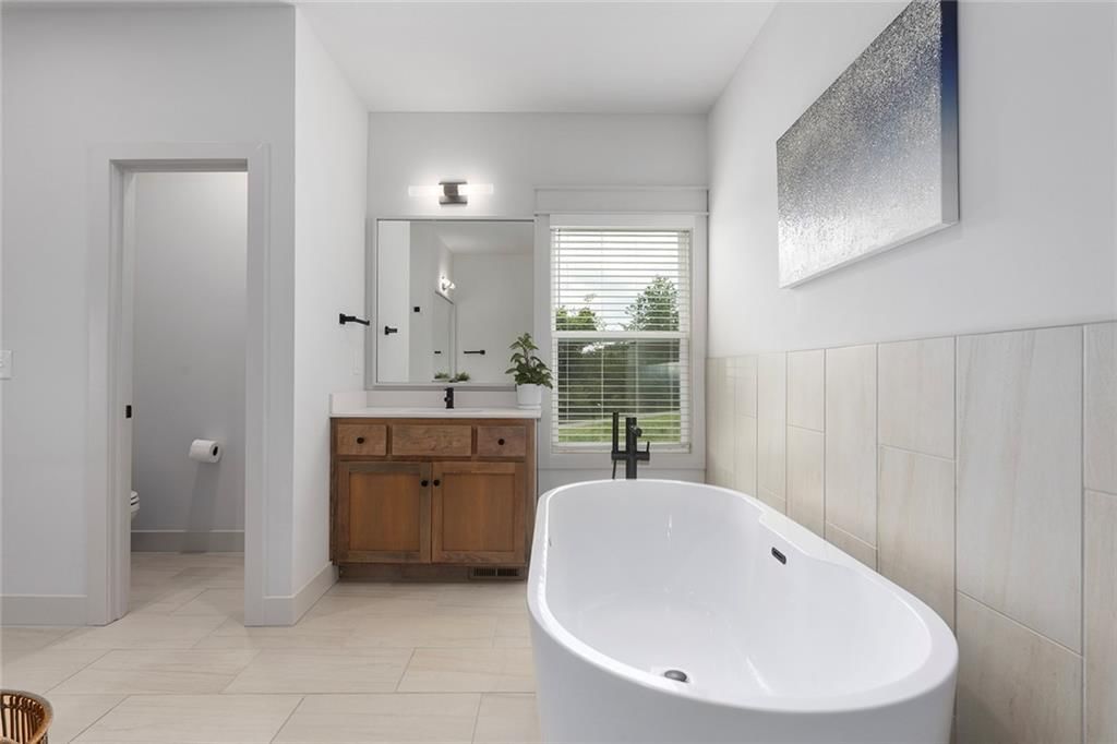 404 NE Pavilion Drive — photo 19