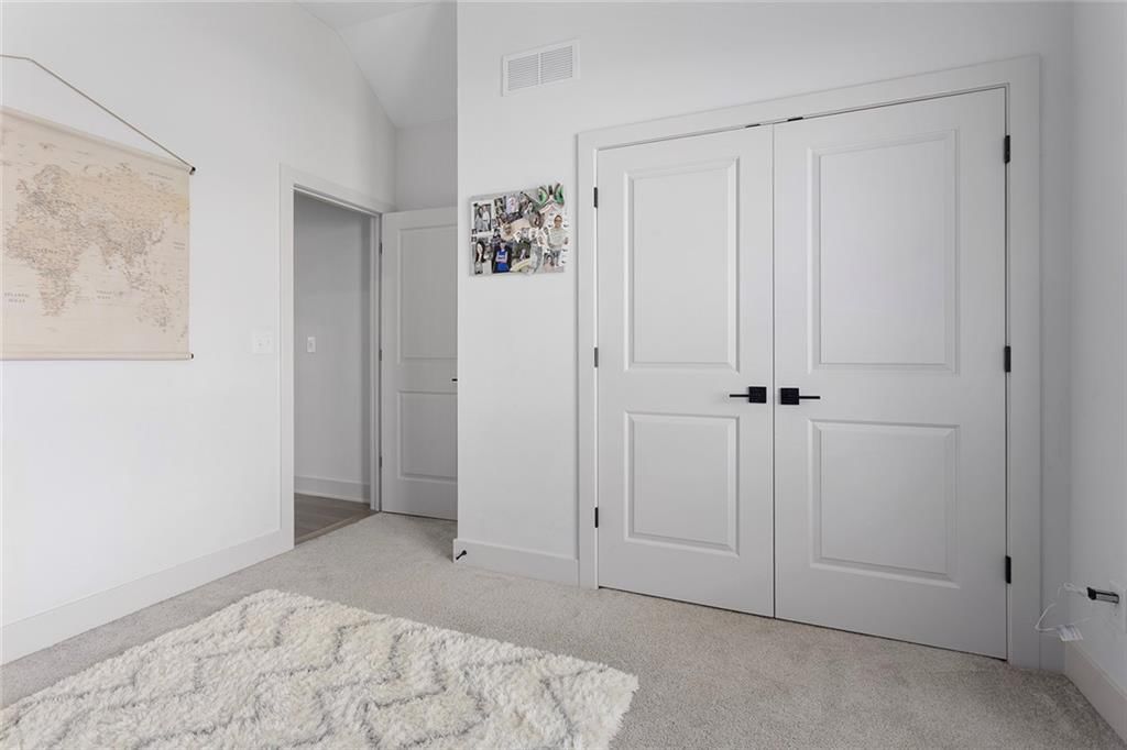 404 NE Pavilion Drive — photo 27