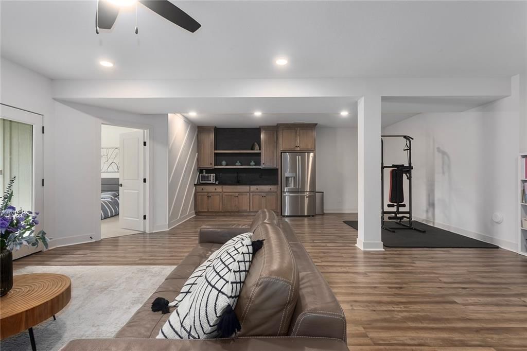 404 NE Pavilion Drive — photo 31