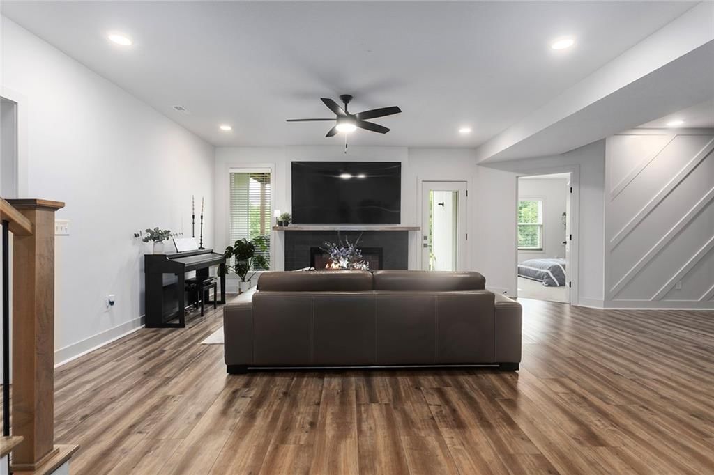 404 NE Pavilion Drive — photo 32
