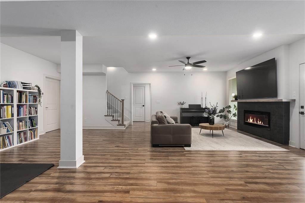 404 NE Pavilion Drive — photo 34