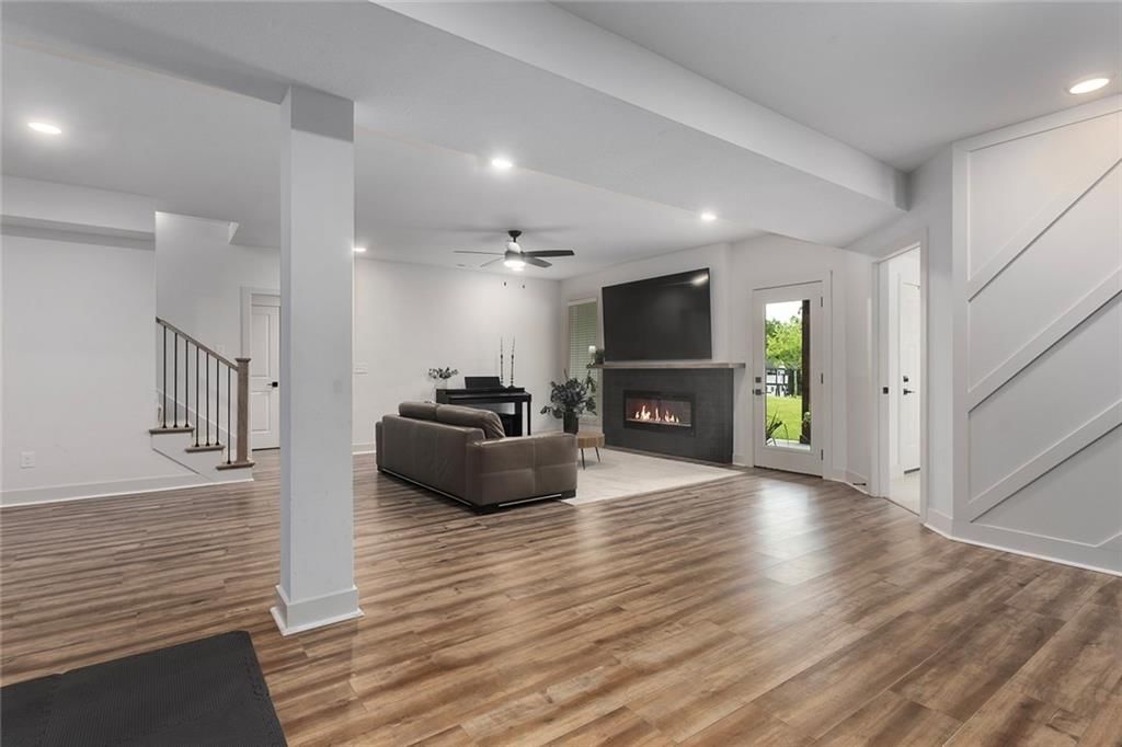 404 NE Pavilion Drive — photo 35