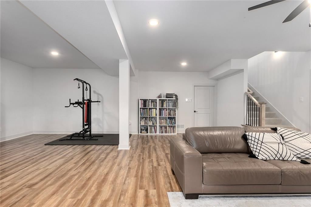 404 NE Pavilion Drive — photo 36