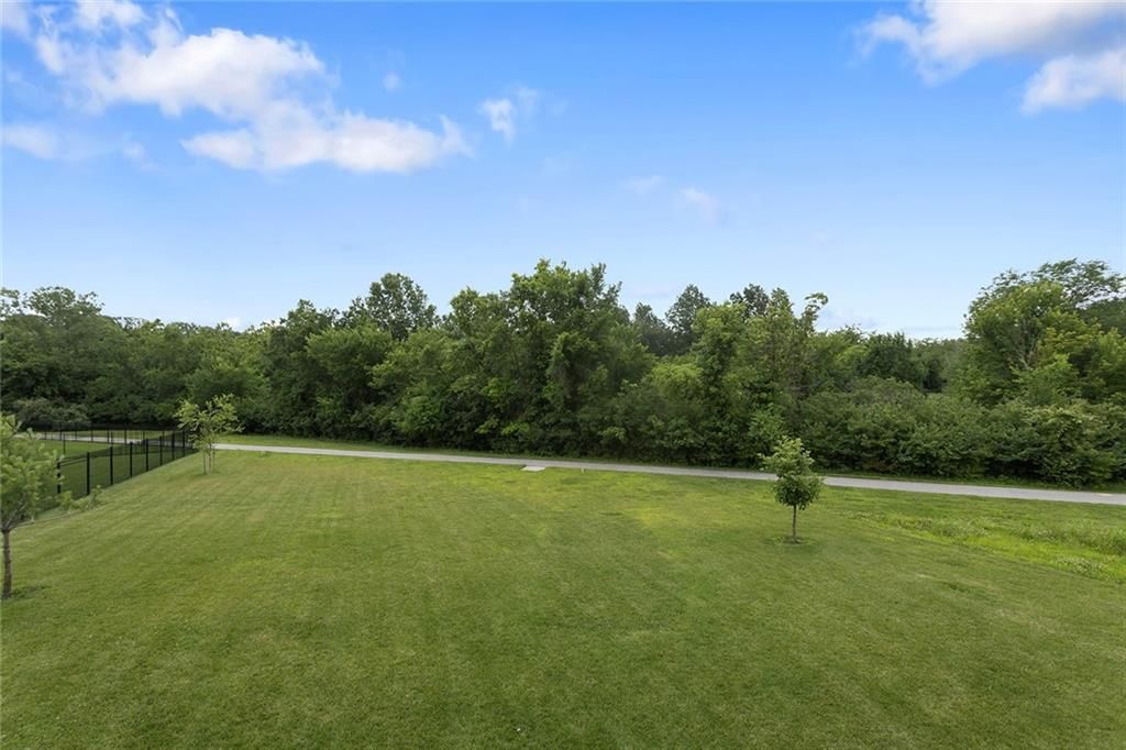 404 NE Pavilion Drive — photo 45