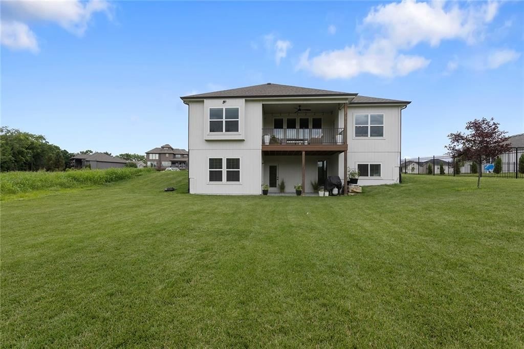 404 NE Pavilion Drive — photo 48
