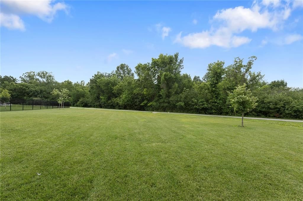 404 NE Pavilion Drive — photo 49