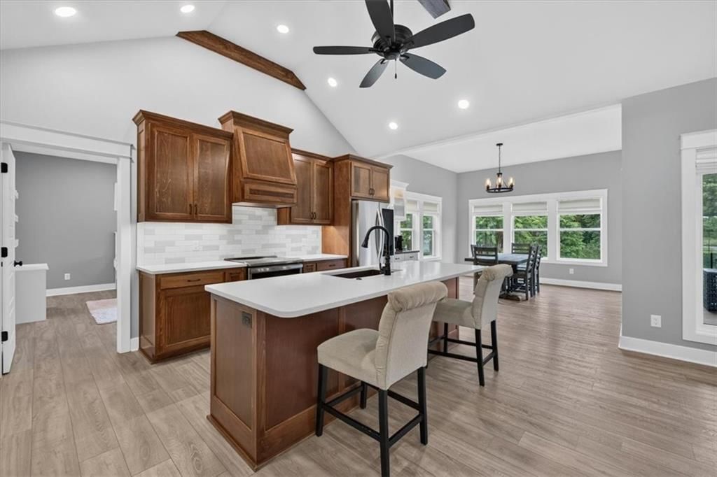 803 NE Lakota Drive — photo 12