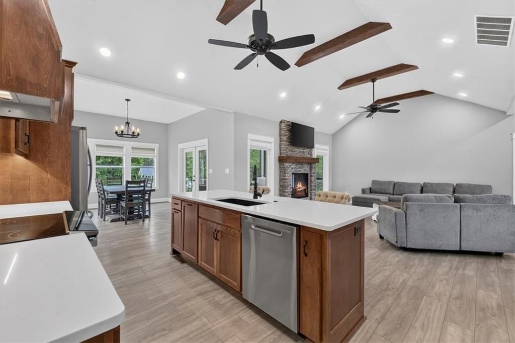 803 NE Lakota Drive — photo 15