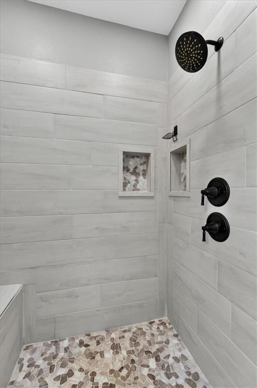 803 NE Lakota Drive — photo 22