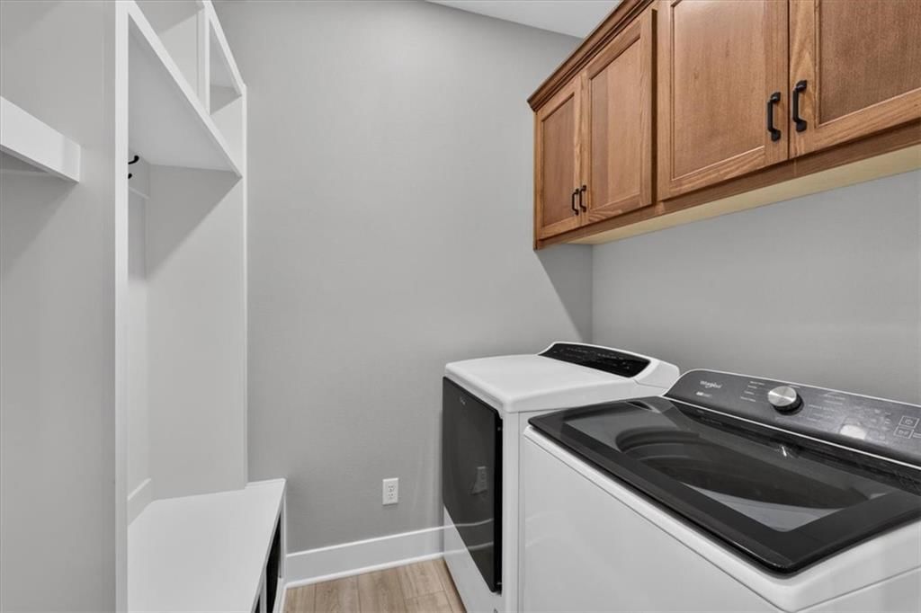 803 NE Lakota Drive — photo 28