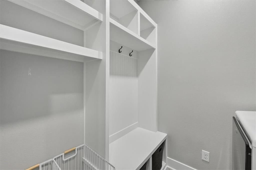 803 NE Lakota Drive — photo 29