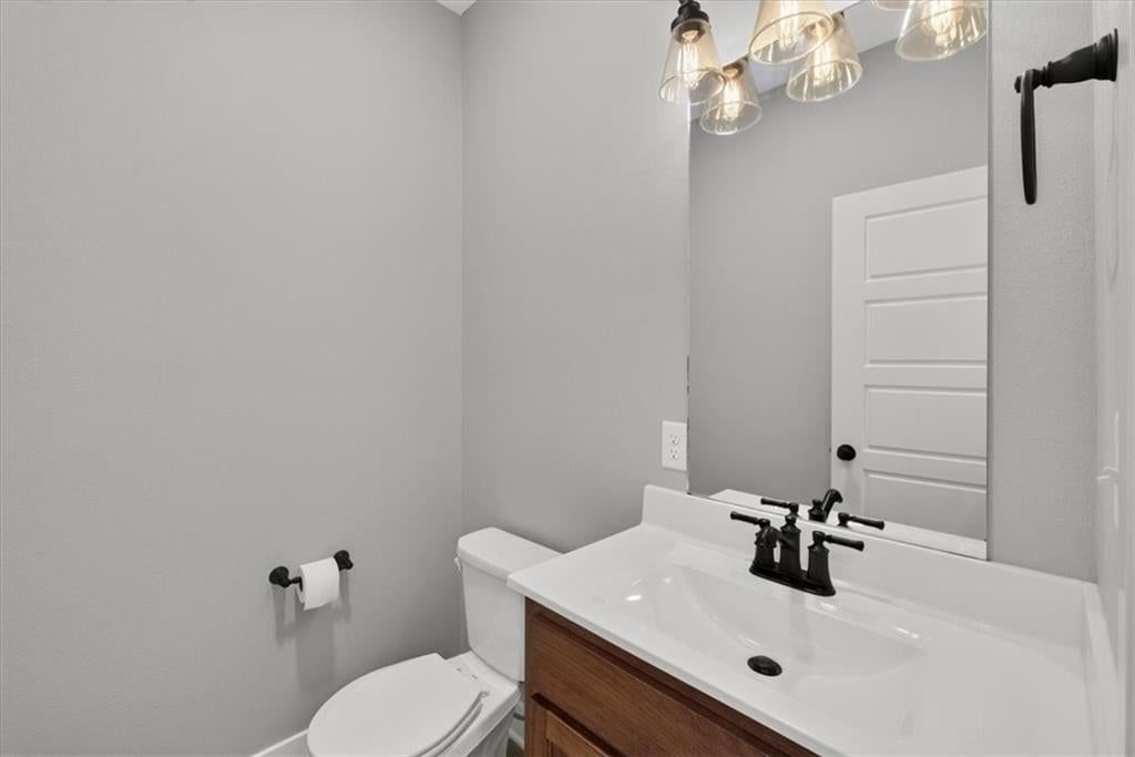 803 NE Lakota Drive — photo 30