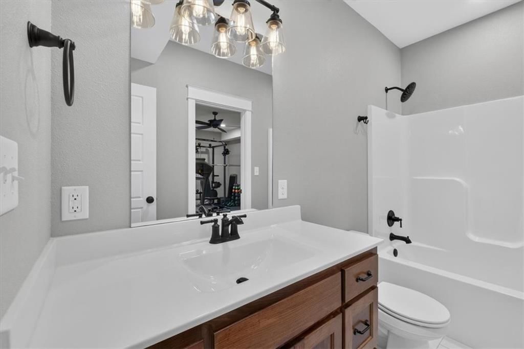 803 NE Lakota Drive — photo 41