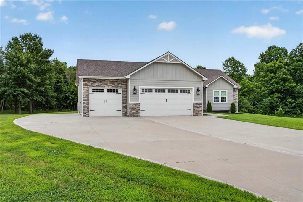 803 NE Lakota Drive — photo 47