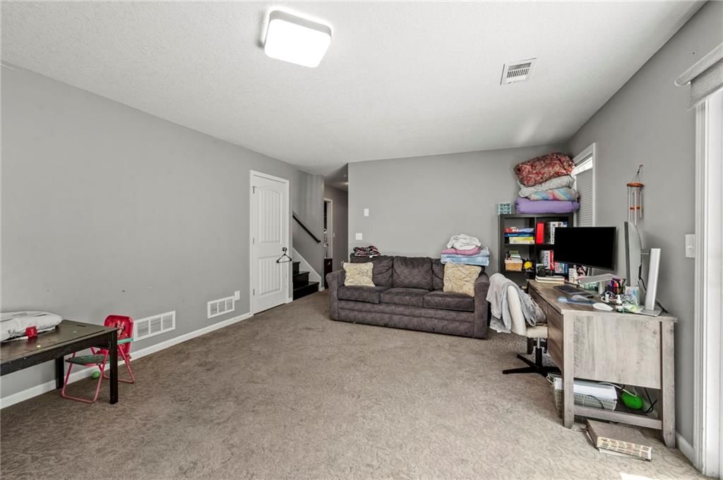 8401 N Wayland Avenue — photo 21