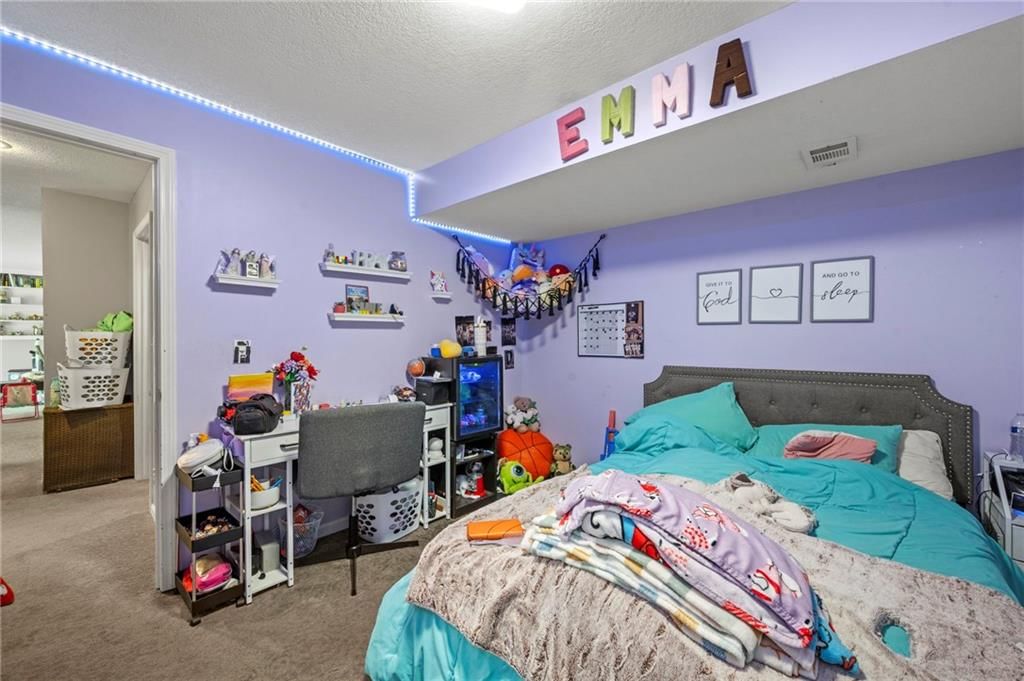 8401 N Wayland Avenue — photo 25