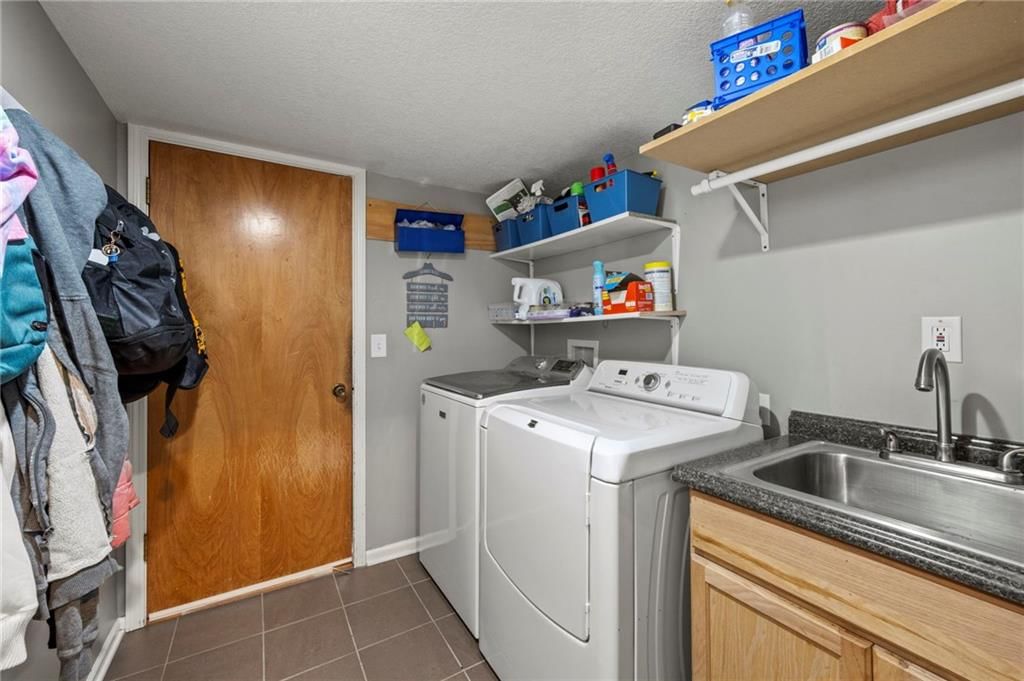 8401 N Wayland Avenue — photo 26