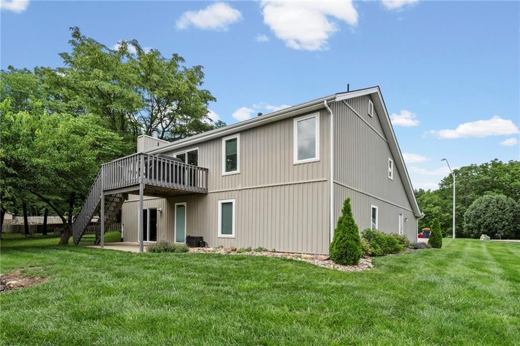 8401 N Wayland Avenue — photo 32