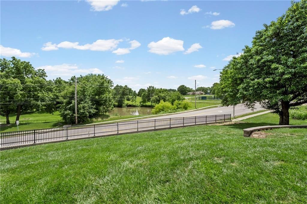8401 N Wayland Avenue — photo 36