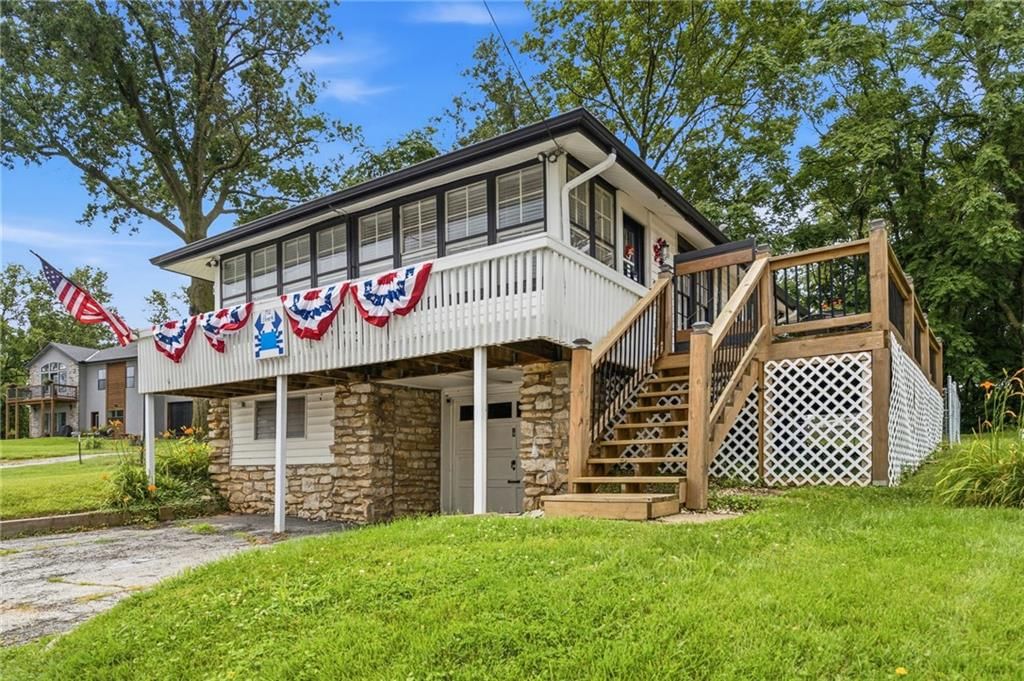 152 Beach Drive — photo 4