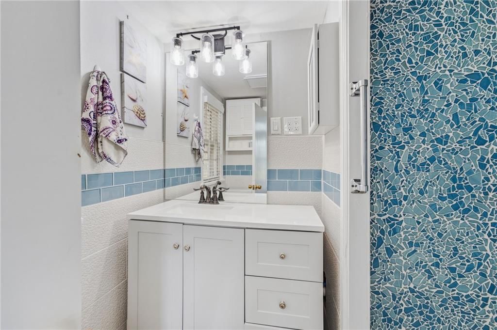 152 Beach Drive — photo 15