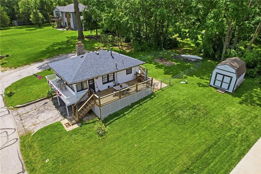 152 Beach Drive — photo 22
