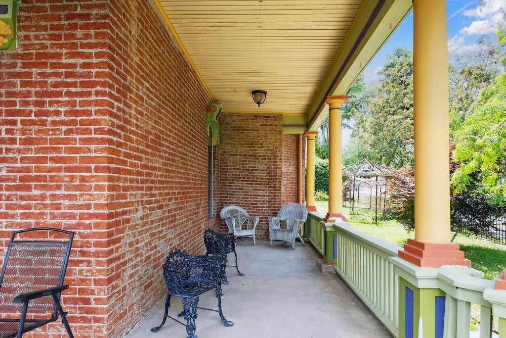 1102 Felix Street — photo 11