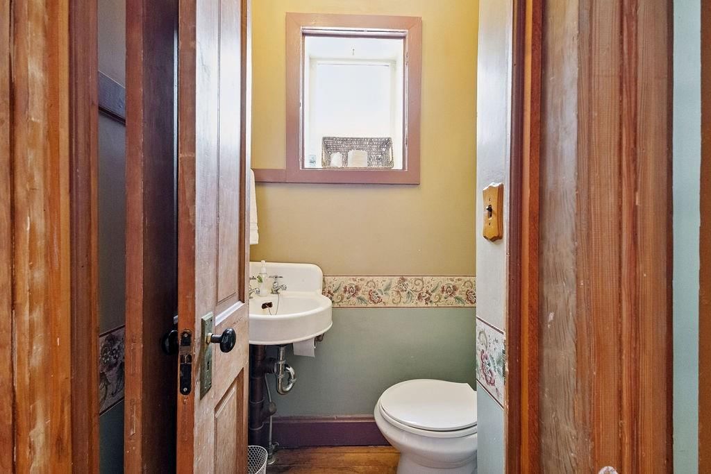 1102 Felix Street — photo 30