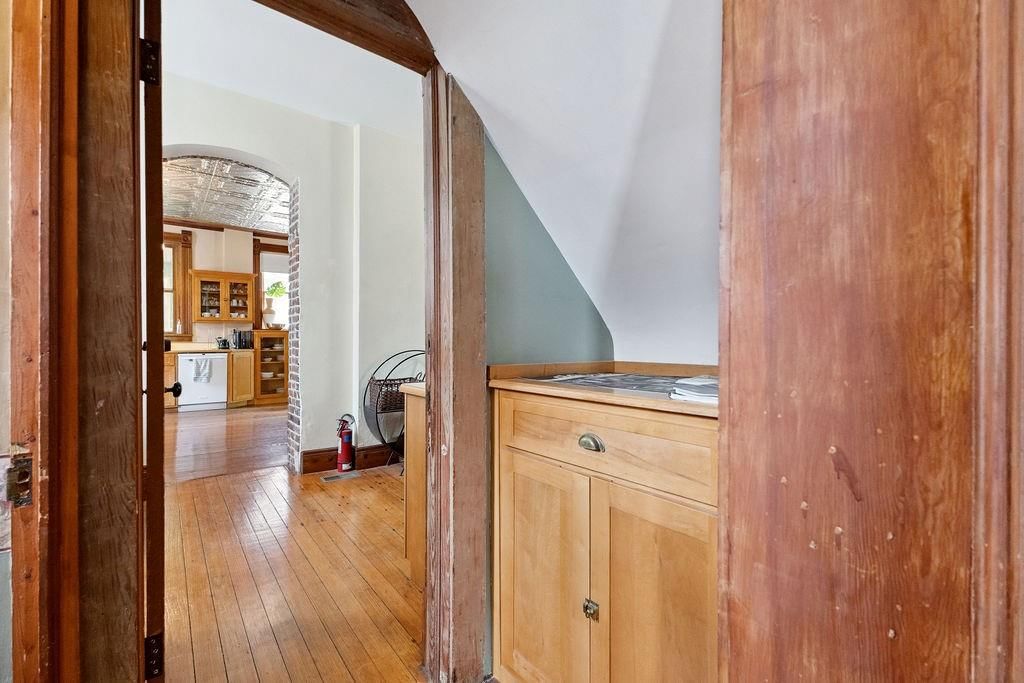 1102 Felix Street — photo 31