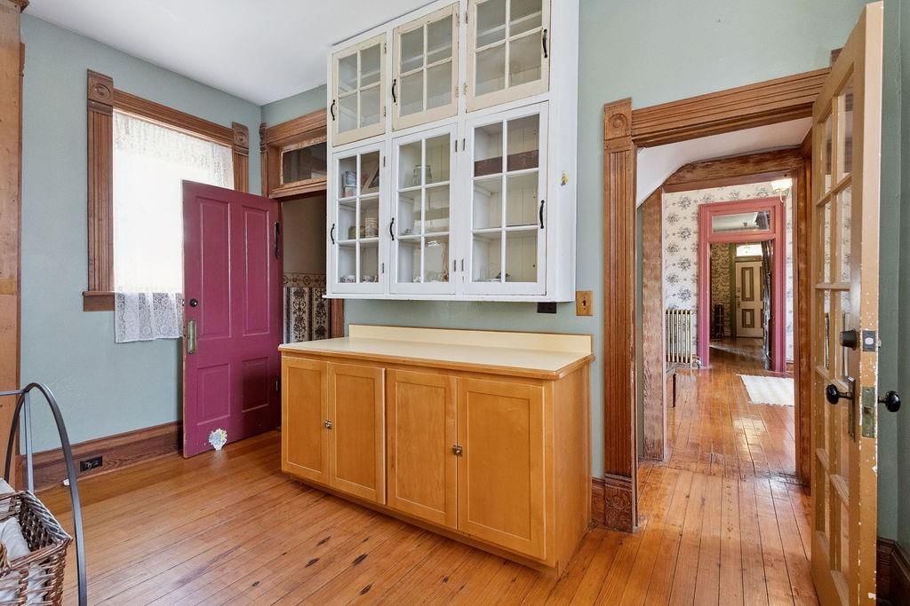 1102 Felix Street — photo 32