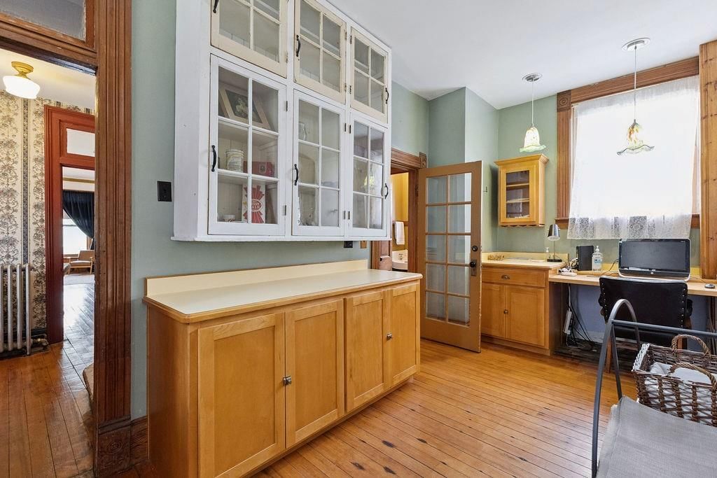 1102 Felix Street — photo 33