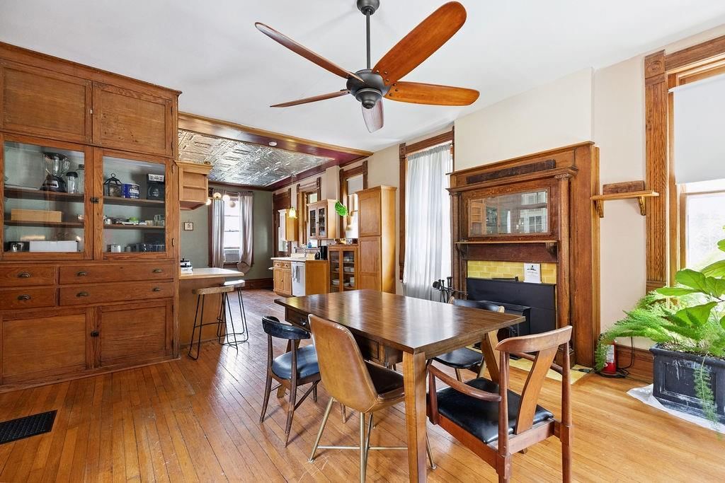 1102 Felix Street — photo 45