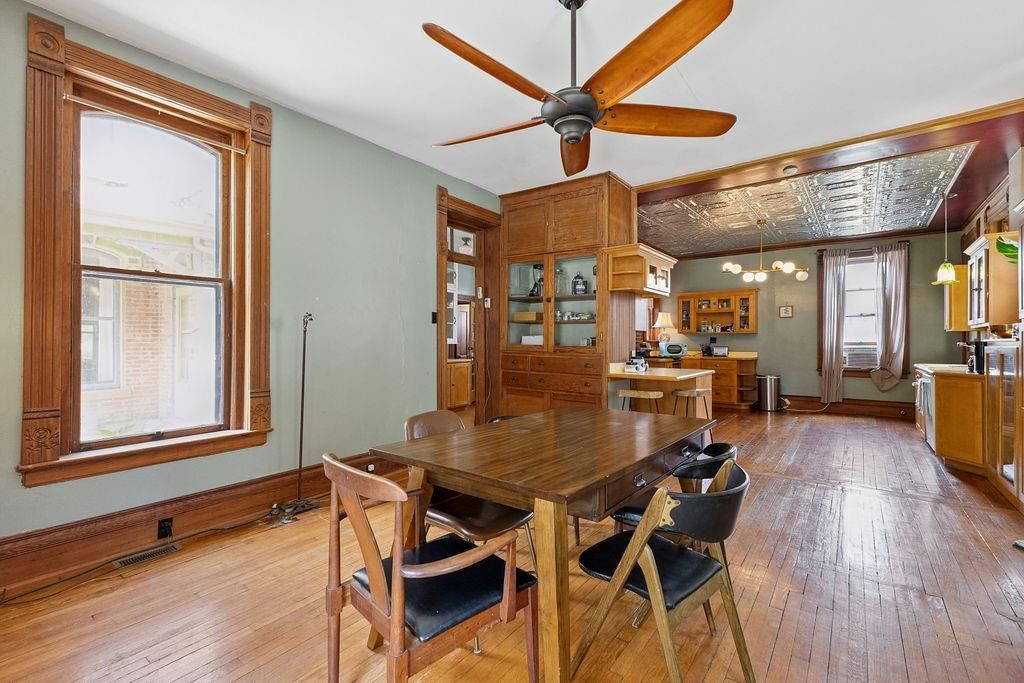 1102 Felix Street — photo 47