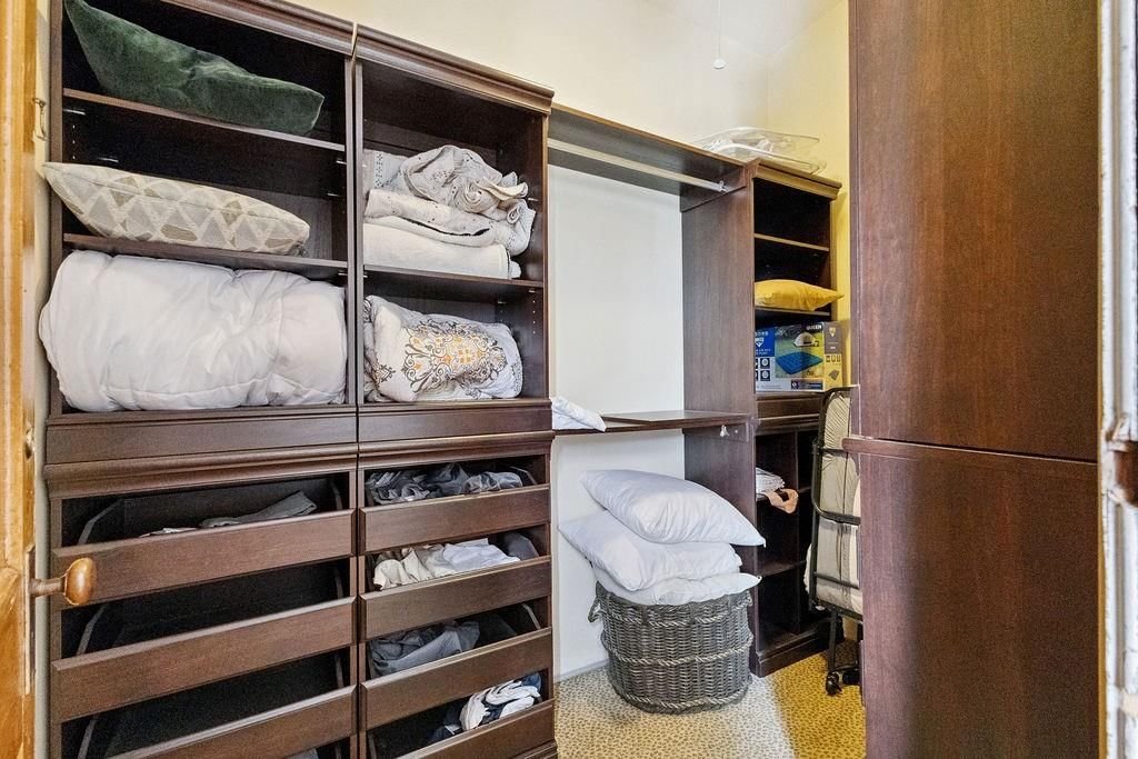 1102 Felix Street — photo 51
