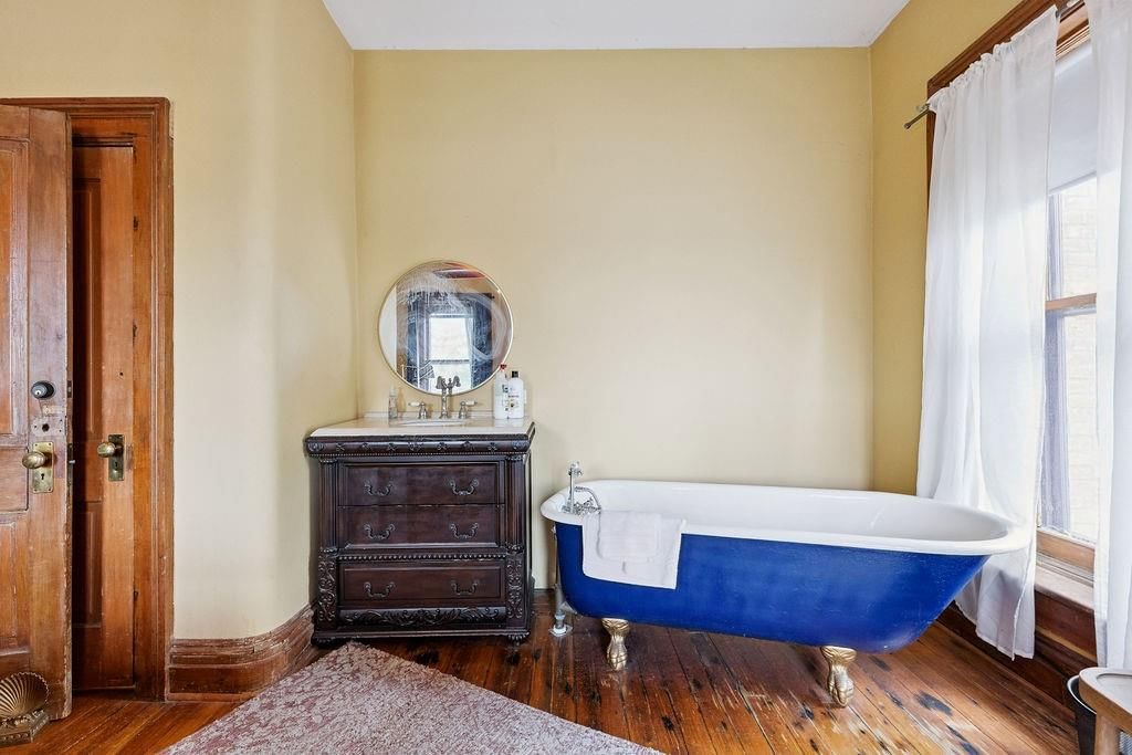 1102 Felix Street — photo 56