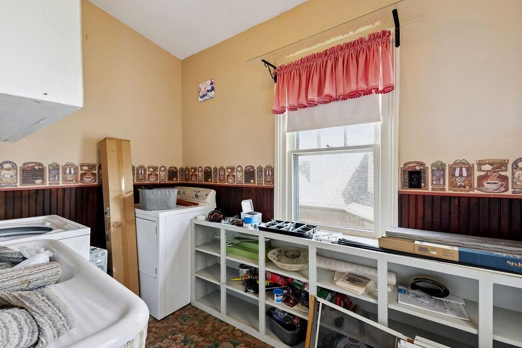 1102 Felix Street — photo 89
