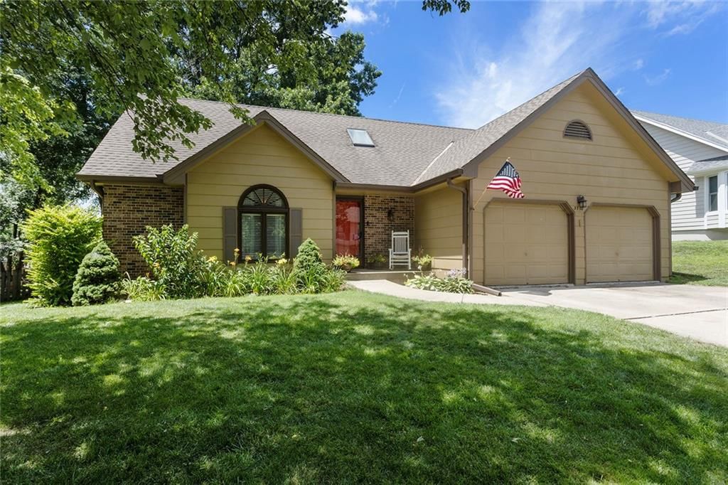 3710 NE Stanton Street, Lee's Summit, MO