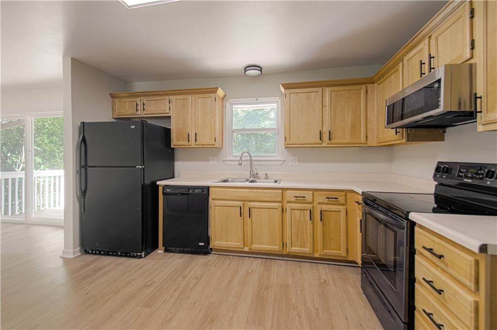 8136 Berger Avenue — photo 11