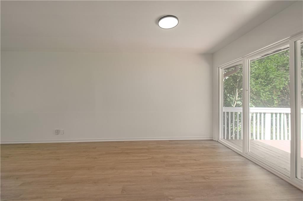 8136 Berger Avenue — photo 12