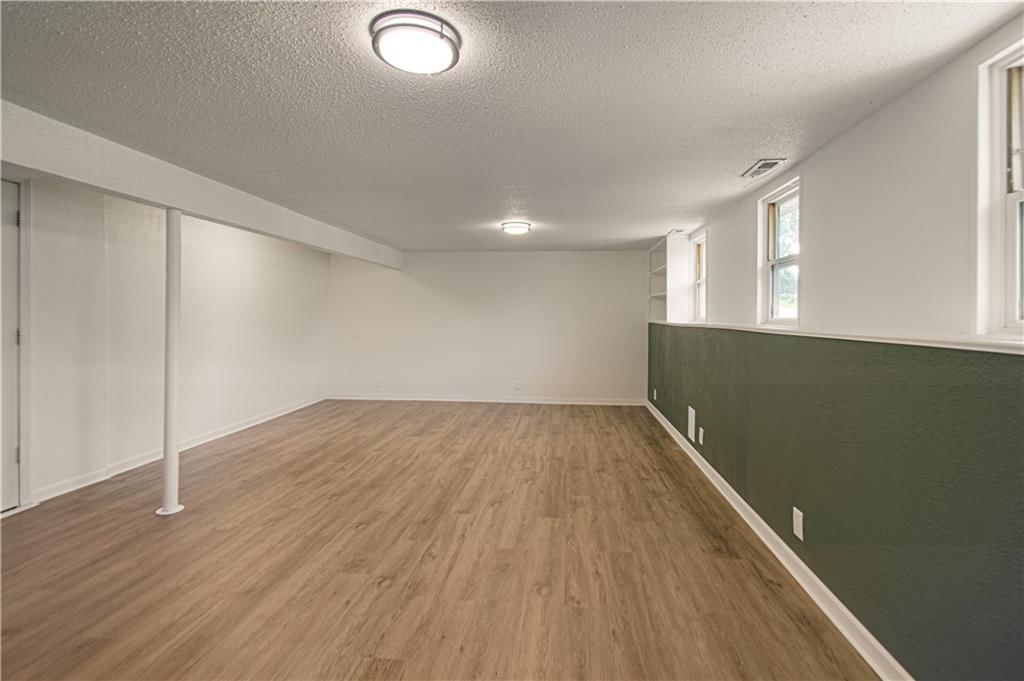 8136 Berger Avenue — photo 25