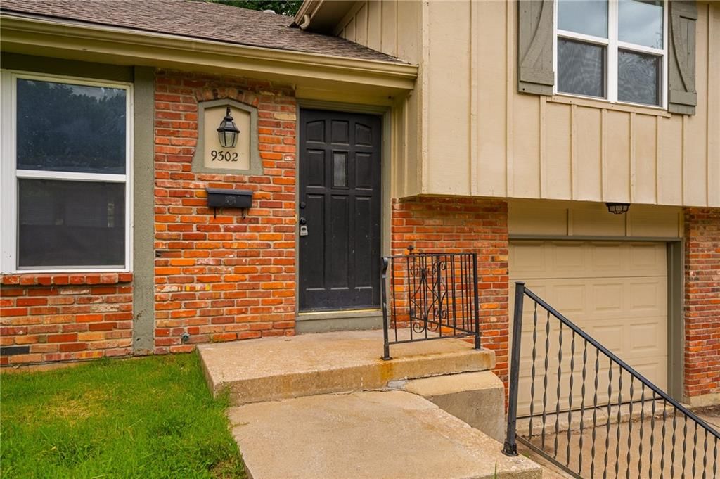 9302 W 83rd Street — photo 2