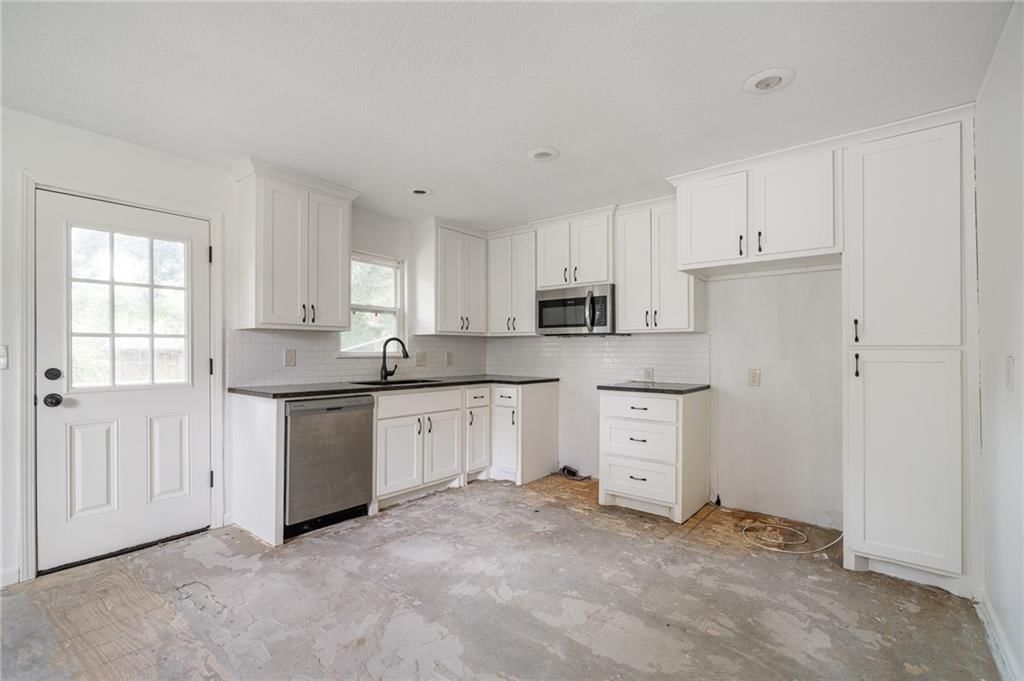9302 W 83rd Street — photo 7